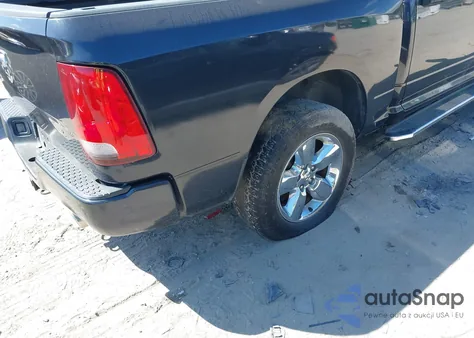 2018 Ram 1500 Express 4X2 5'7 Box из США, поврежденный, VIN 1C6RR6KT1JS296814